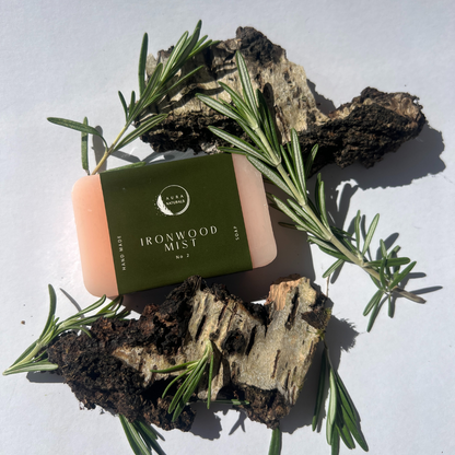 Aura Naturals Mens Soap Bar Set of 4 - Mint, Ironwood Mist, Ginger & Neroli, Tobacco & Vanilla Scented Men Soap for Exfoliating Face Wash, Body & Shower - 150g Each - Luxury Man Spa Gift Pack